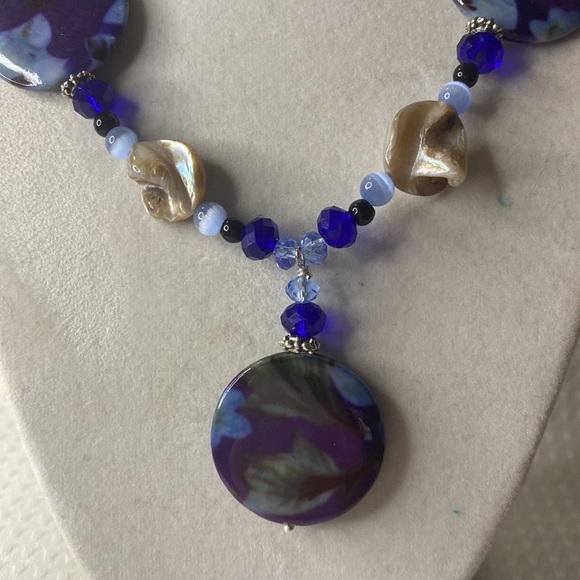 Handcrafted “The Blue Floral” Necklace w/Shell, Cat’s Eye and Crystals - Picture 2 of 5